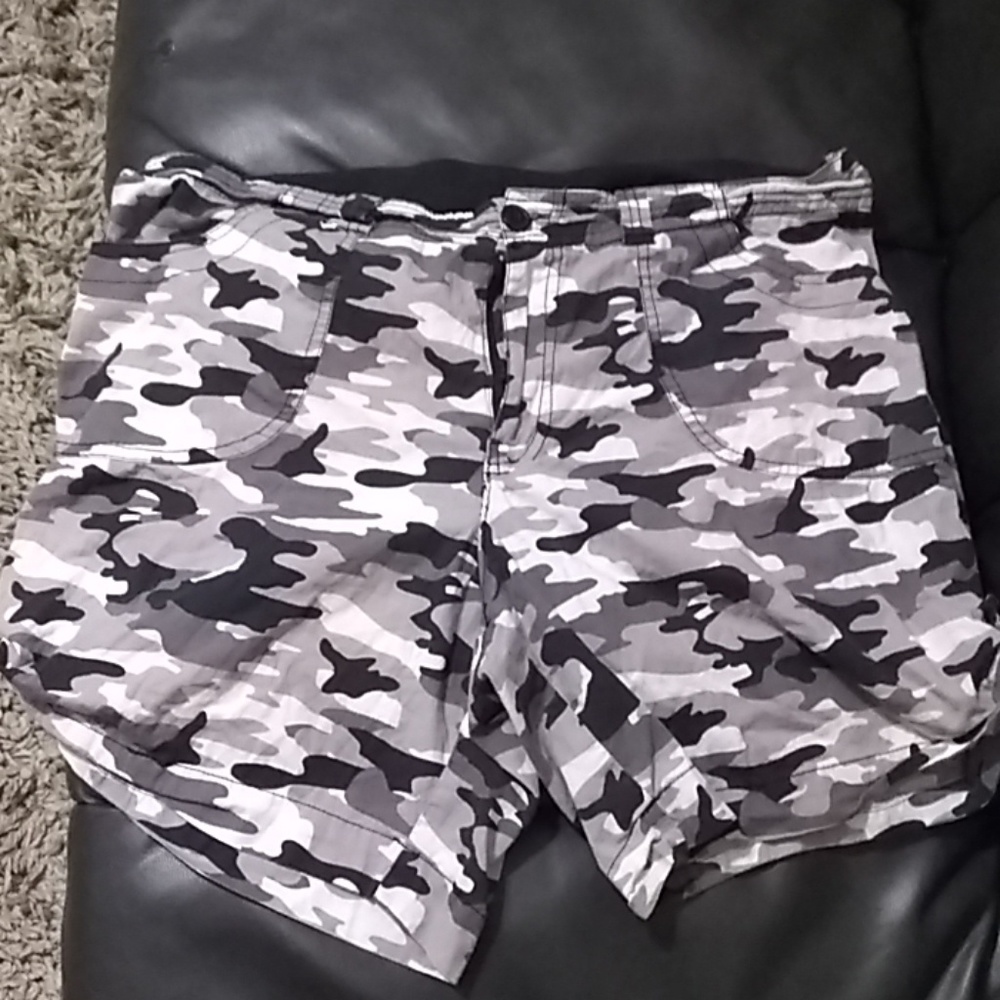 Just Be 2X black and white camo shorts